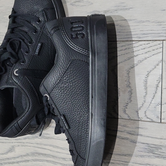 Levis size 8 shoes - Picture 2 of 4